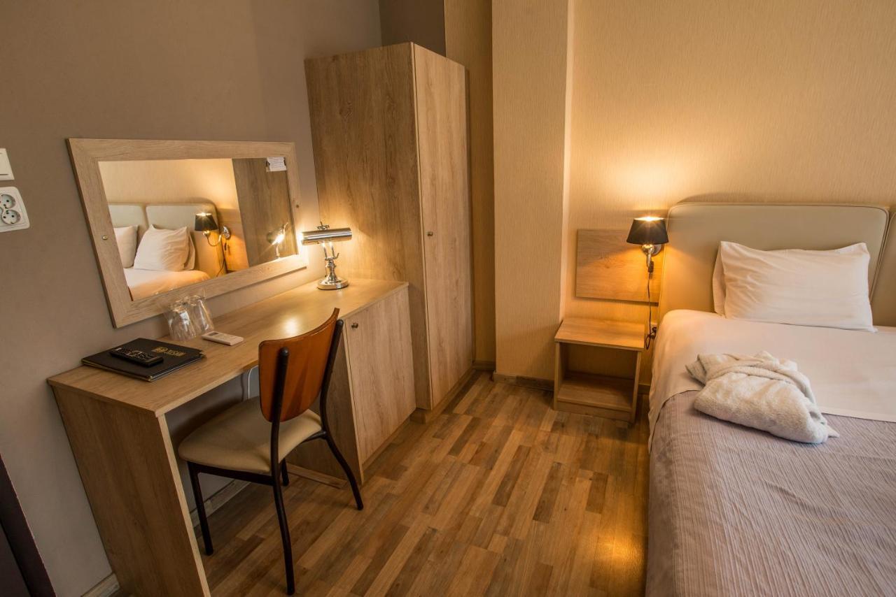John'S Hotel Chalkís Eksteriør bilde
